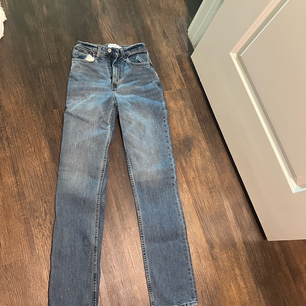 Abercrombie & Fitch The 90’s Straight Ultra High Rise Jeans size 23L curve love